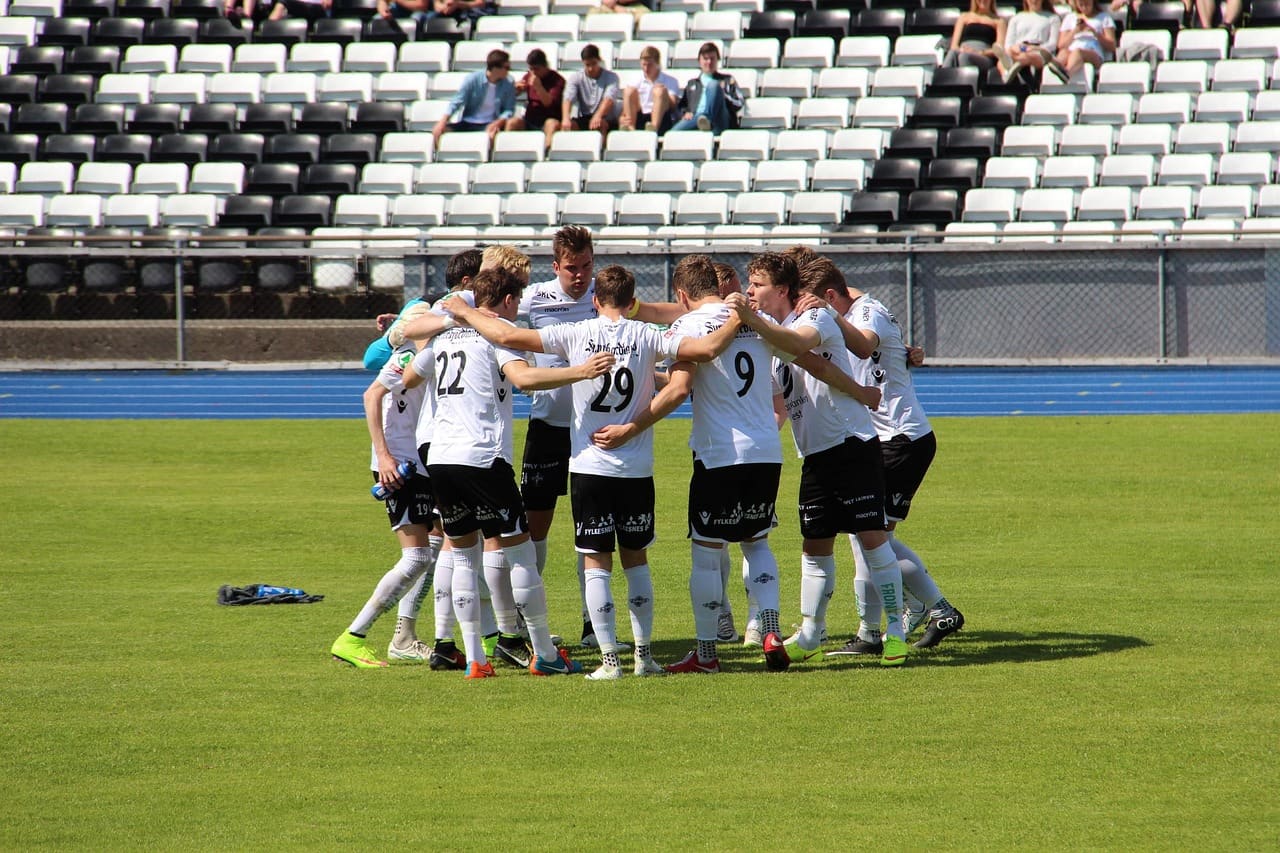 Taktische Flexibilität und Fankultur beim FC St. Pauli